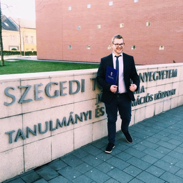 12688353_1140594852641299_406064643902018157_n